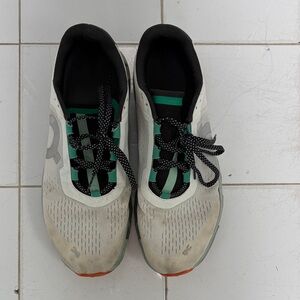 Stylish White and Green Men's Sneakers
